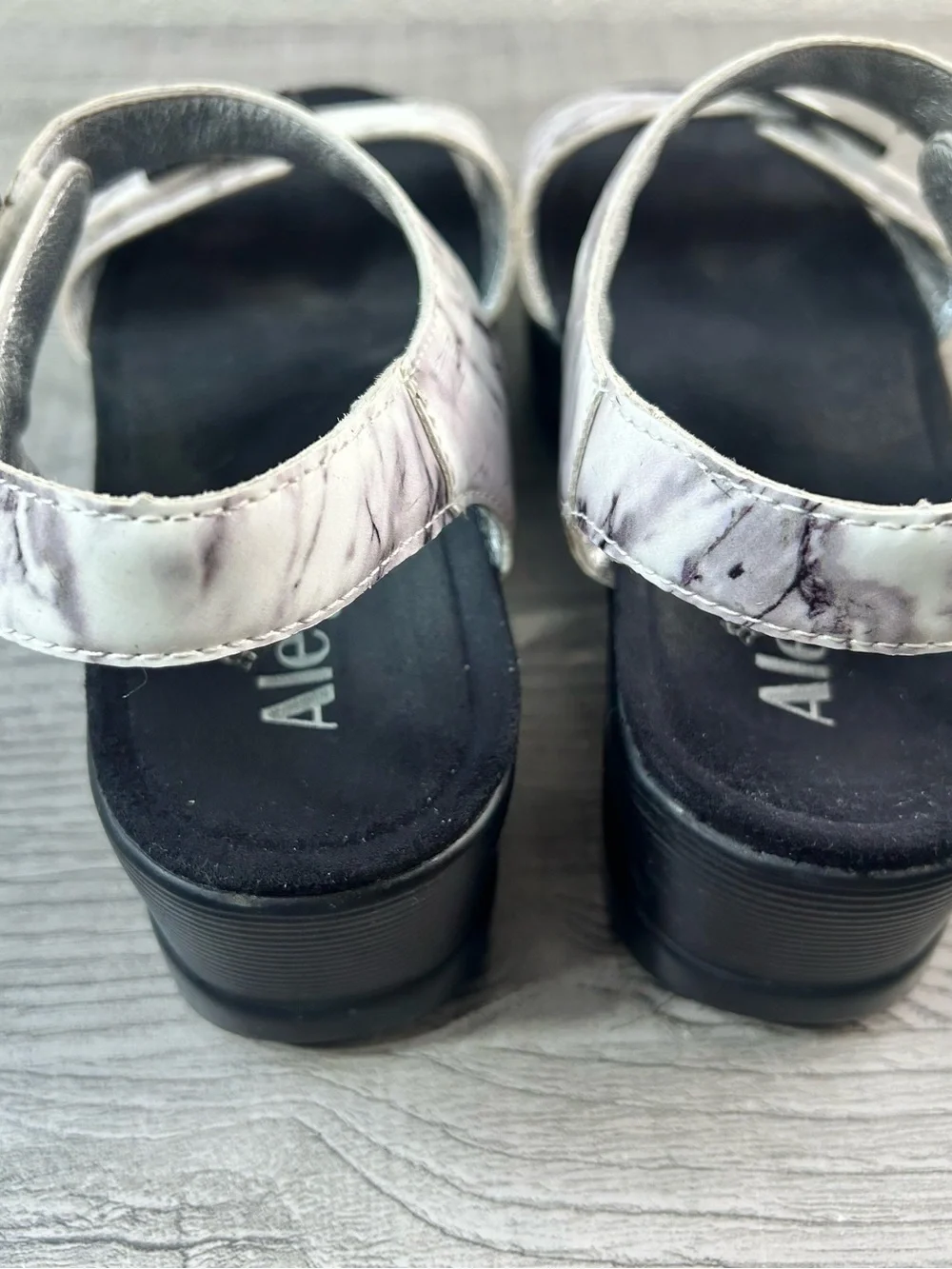 Alegria PG Lite Marble Print Platform Comfort Sandals Women’s Size 9.5 (40)